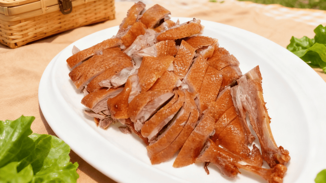 局之道：72个情绪价值营造标杆案例pg电子免费模拟器旅游餐饮场景破(图2)