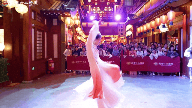 局之道：72个情绪价值营造标杆案例pg电子免费模拟器旅游餐饮场景破(图39)